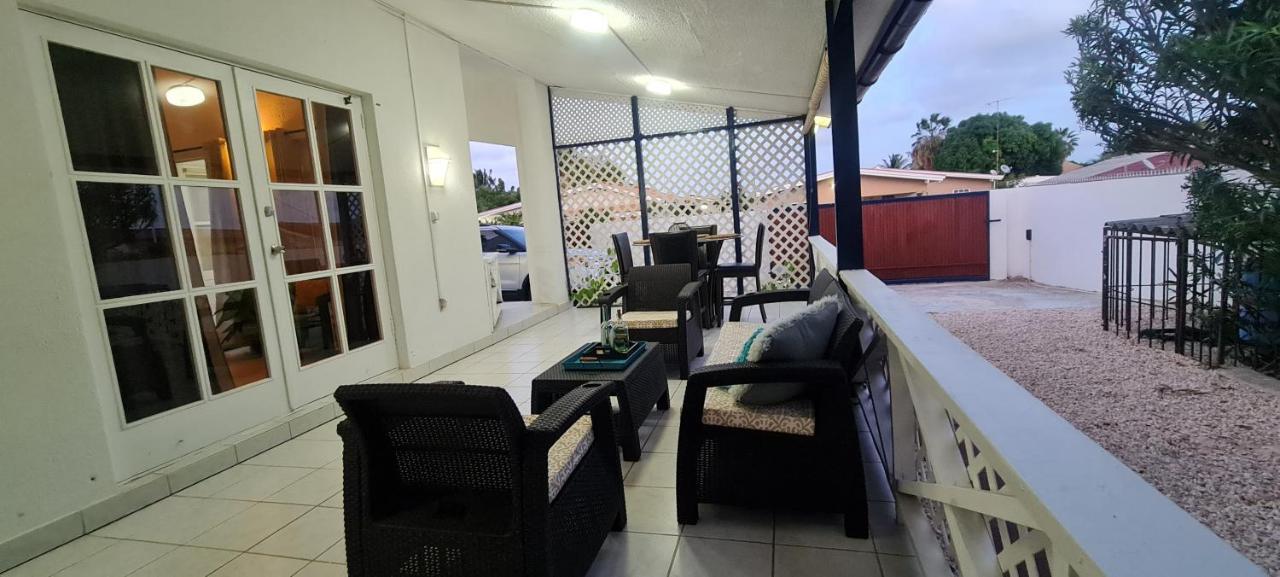 Family Villa With Big Pool And Absolute Privacy 威廉斯塔德 外观 照片
