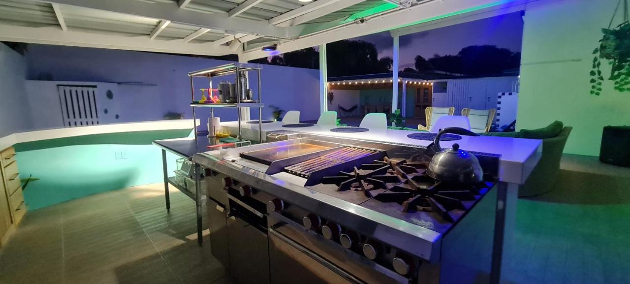 Family Villa With Big Pool And Absolute Privacy 威廉斯塔德 外观 照片
