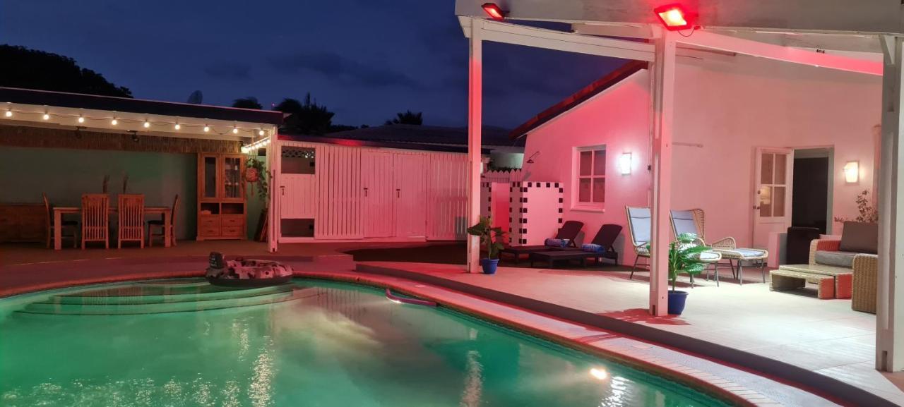 Family Villa With Big Pool And Absolute Privacy 威廉斯塔德 外观 照片